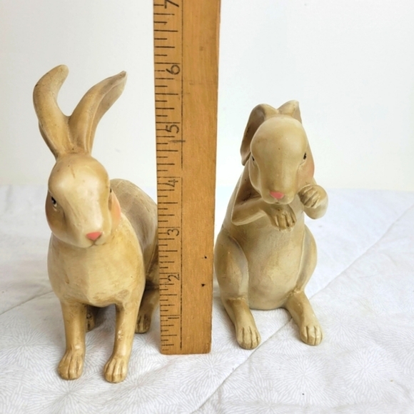 2 Charming Tan Resin Rabbit Figurines Antique Glaze Rustic Finish Easter Garden - Picture 8 of 12